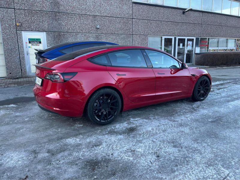 Eibach senke sett Tesla Model 3 4wd